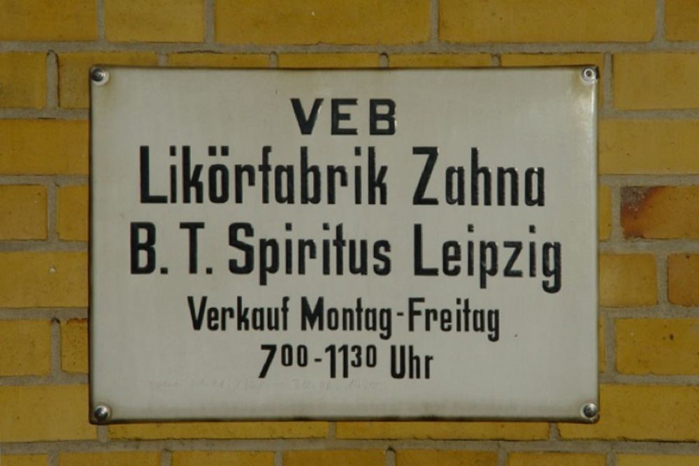 VEB Likörfabrik Zahna Schild