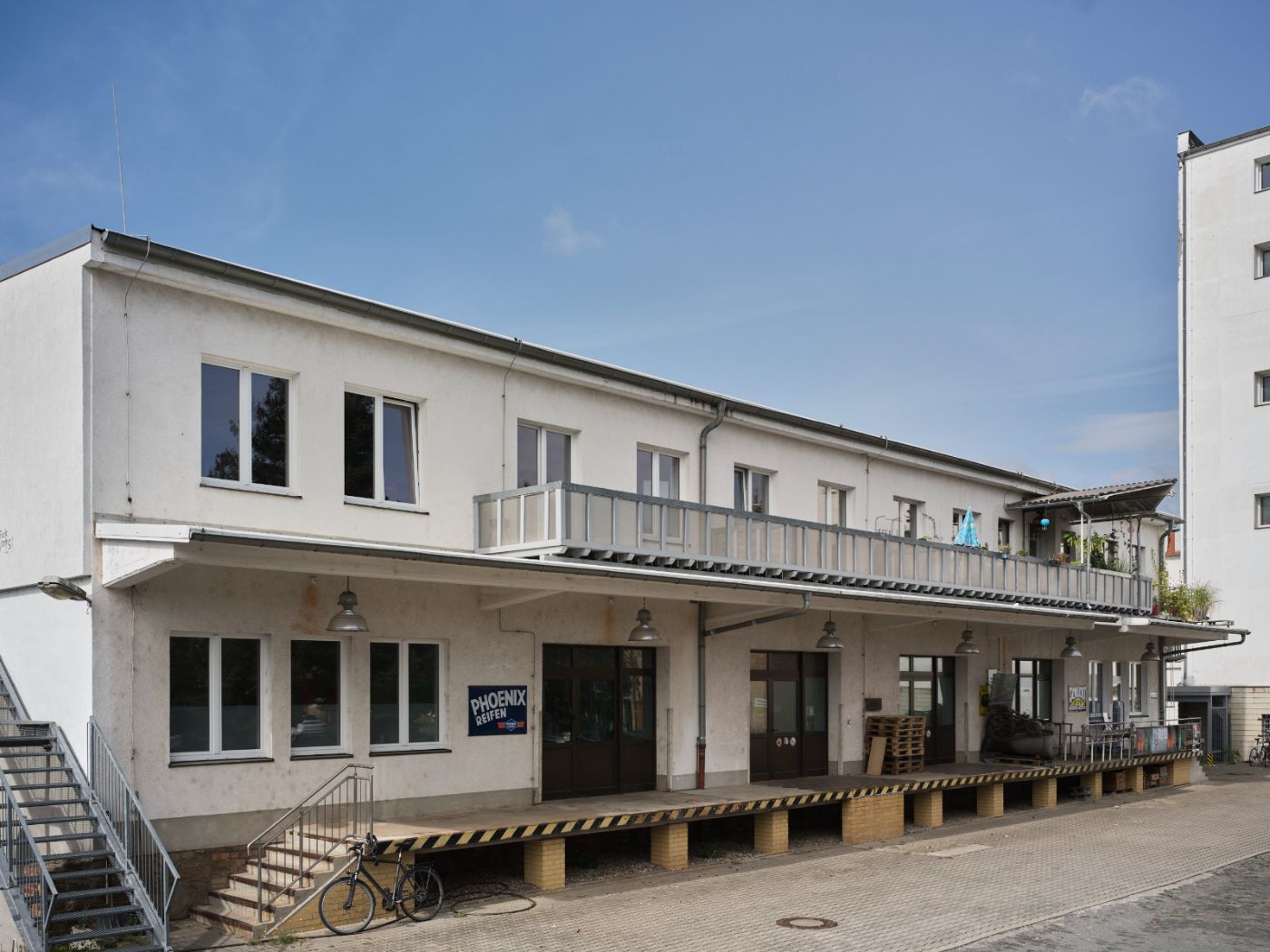 Ladebühne und Balkon, MONOPOL Leipzig